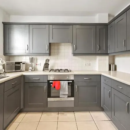 Lovely 4 Bedroom House In - Sleeps 10 شقة يورك
