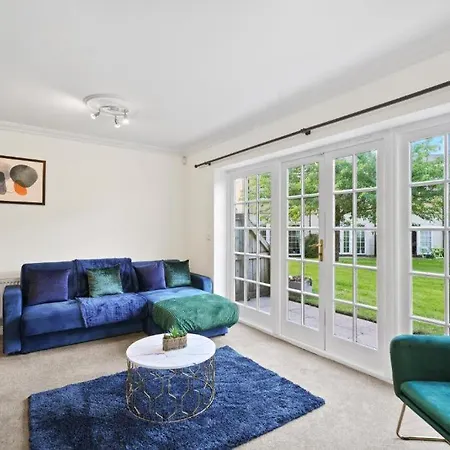 شقة Lovely 4 Bedroom House In - Sleeps 10 يورك